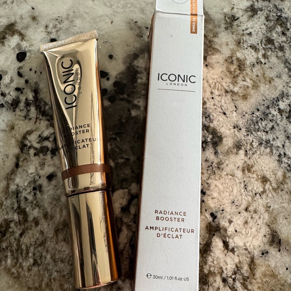 Iconic London Radiance Booster• Toffee Glow